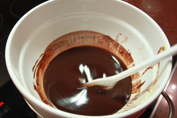 Brownies Recept voor Bere-slechte maar zo lekkere brownies | Een heerlijk en super makkelijk Brownies recept. Deze brownies zijn een hit op elk feestje. Onder vrienden is dit mijn meest gevraagde brownies recept :). | http://www.cakies.nl | Stap 09